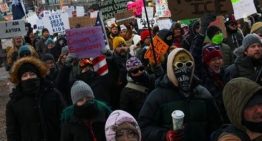 Markwayne Mullin: un 'guerrero MAGA' cheroqui al frente de las deportaciones masivas de inmigrantes