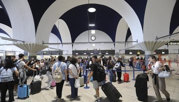 Un centenar de españoles atrapados en Kuala Lumpur se organiza por WhatsApp: «Estamos desesperados»