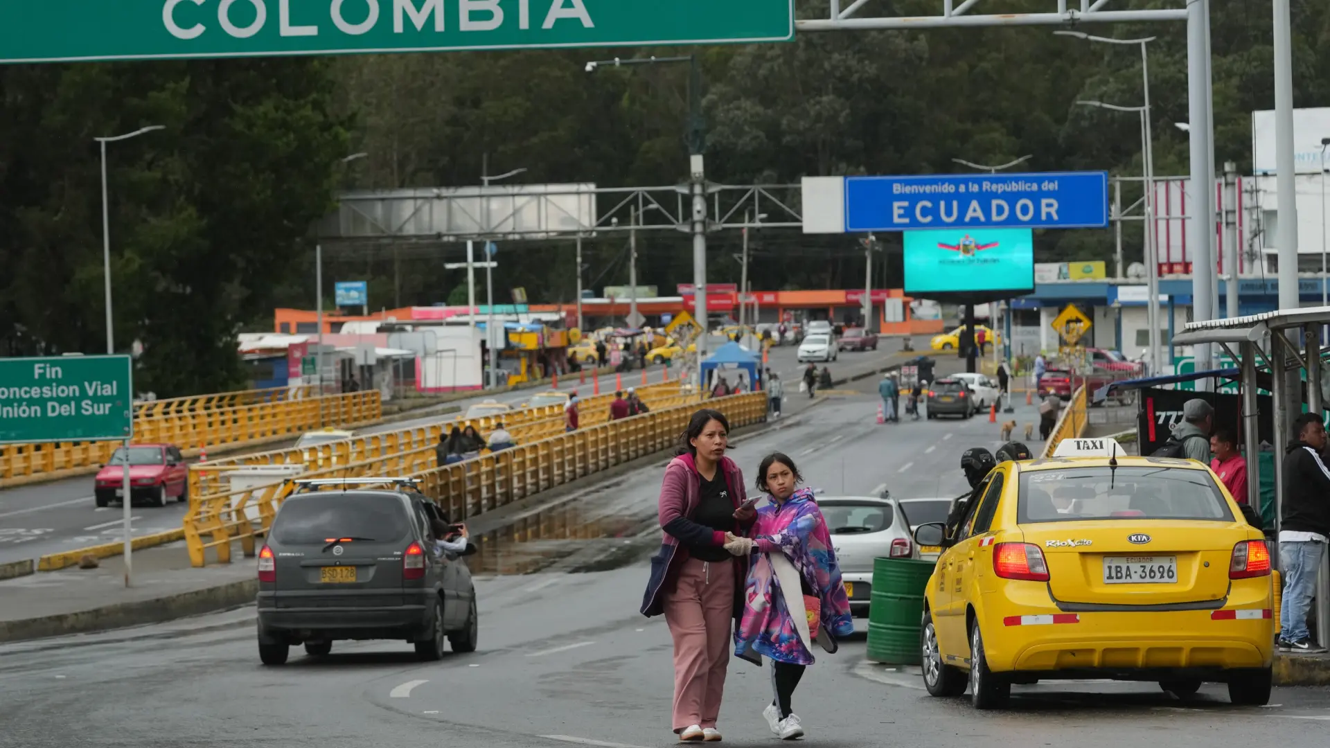 Colombia descarta que haya 27 cuerpos calcinados en la frontera con Ecuador