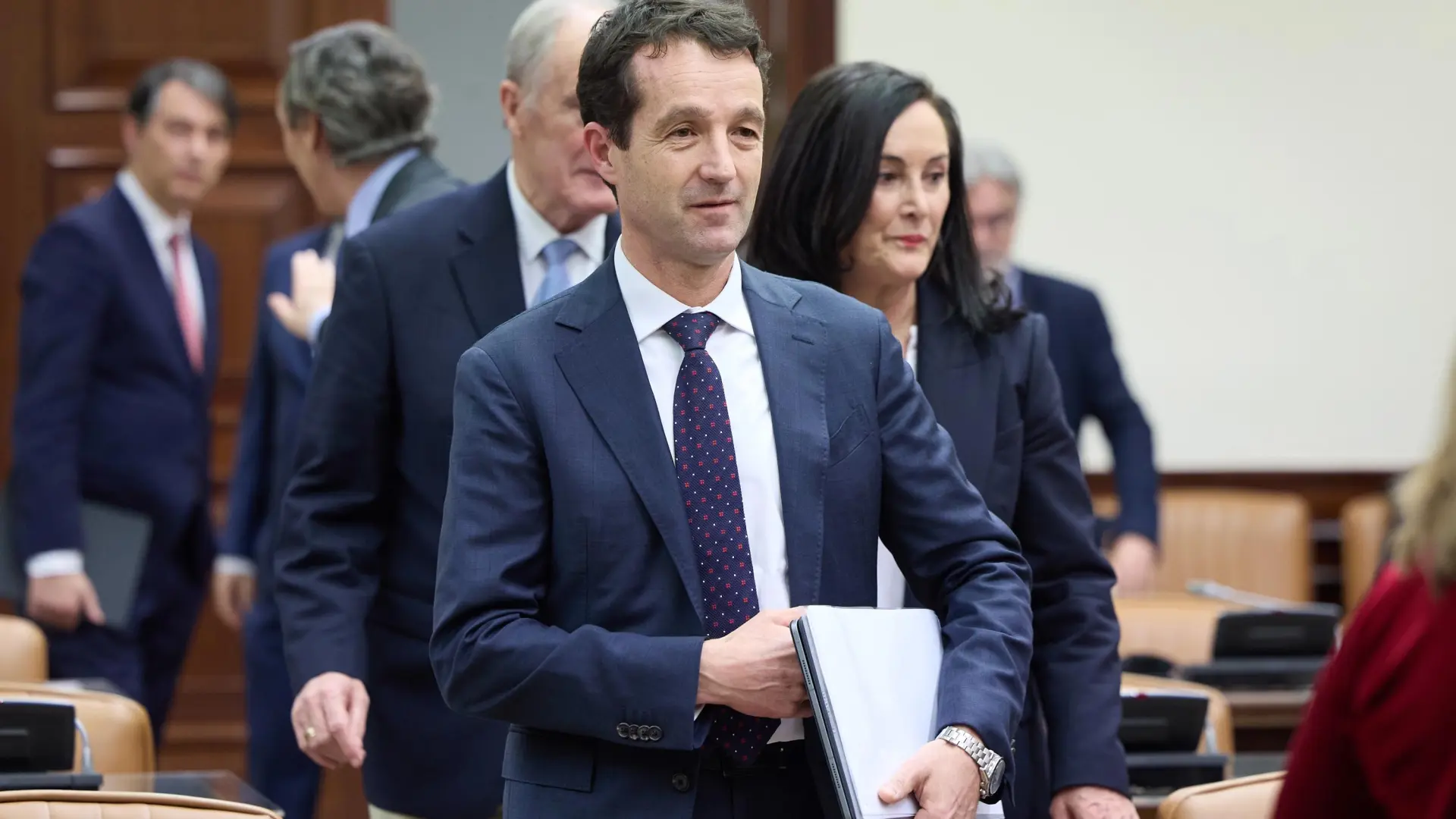 Las claves del choque entre el Gobierno y los Escribano en el corazón de Indra