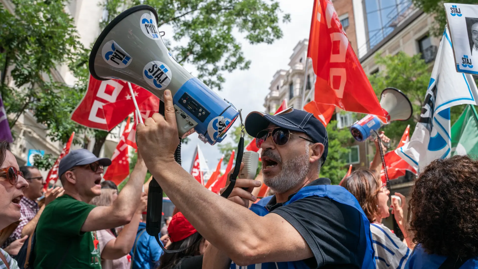 Los sindicatos acarician el acuerdo para reducir la jornada a 35 horas en la administración central