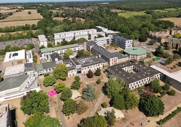 Aumentan a 20 los casos sospechosos de meningitis en el Reino Unido en un brote «sin precedentes»