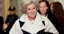 Trump anuncia que su jefa de gabinete padece cáncer de mama