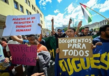 Portugal aprueba la ley de retorno y amplía la detención de inmigrantes a 18 meses