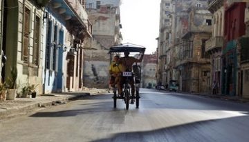 Ecuador estrecha la relación con el Pentágono en un nuevo récord de violencia