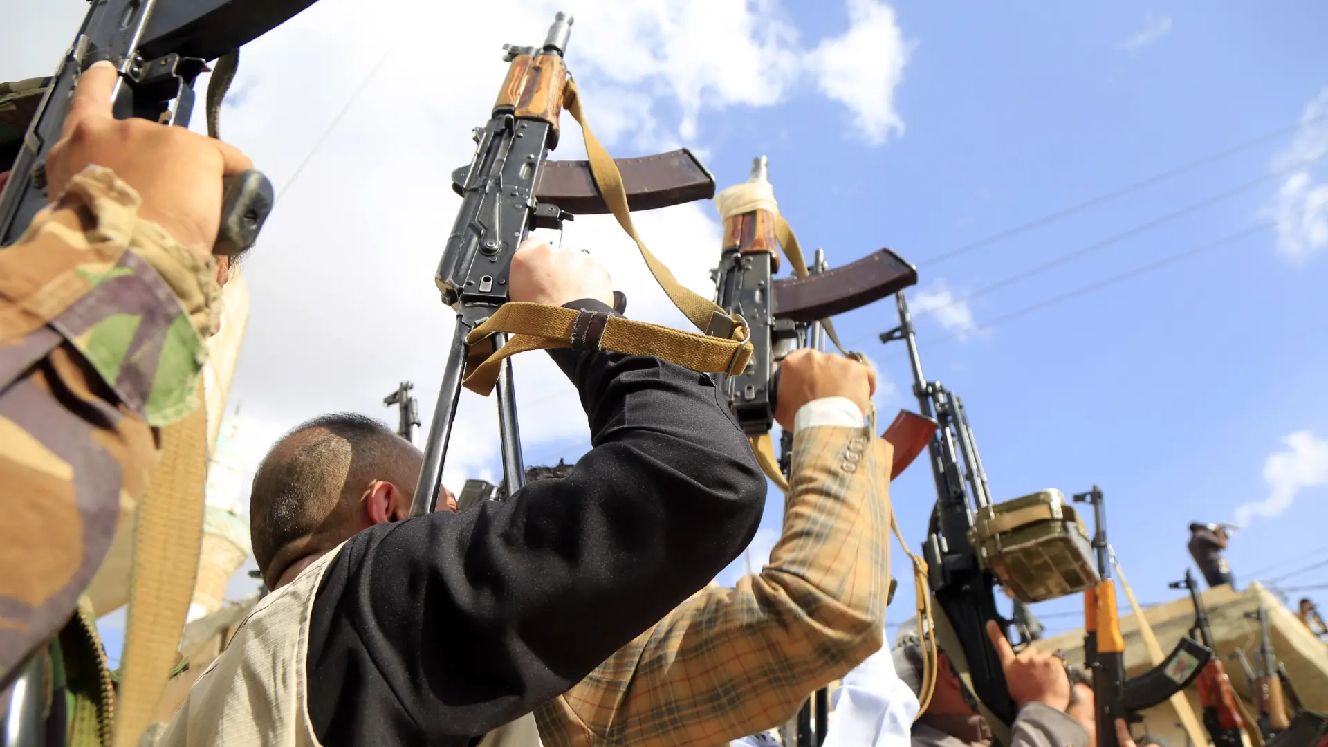 Los hutíes entran en el conflicto de Oriente Próximo: atacan Israel, amenazan con bloquear el mar Rojo y agravar la crisis energética