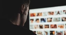 «Una colección con la que sueña todo amante de los chicos»: así hacen negocio con la pornografía infantil hecha con IA