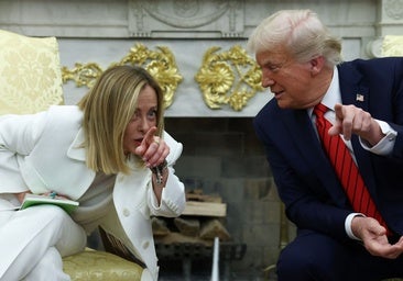 El bloqueo de EE.UU. a Ormuz no impide el tránsito de al menos tres barcos vinculados a Irán, uno de ellos chino