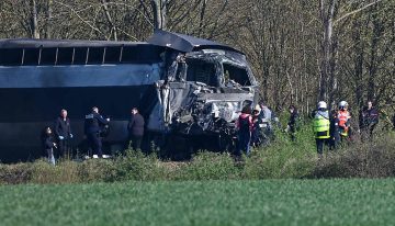Un muerto y decenas de heridos tras colisionar un tren con un camión militar en un paso a nivel en Francia