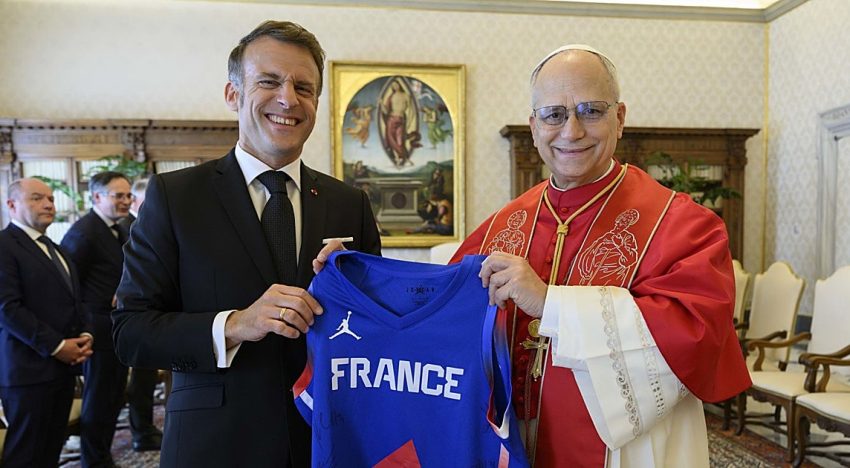 Macron se reúne con el Papa León XIV para hablar sobre la guerra en Oriente Próximo