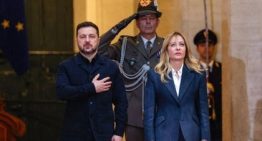 Meloni y la falsa foto con el 'padre': la verdad tras la imagen con que la acusan de mentir sobre su infancia