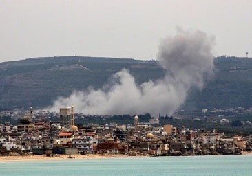 Polémica diplomática en Italia por una portada de 'L'Espresso' con un colono israelí y una mujer palestina