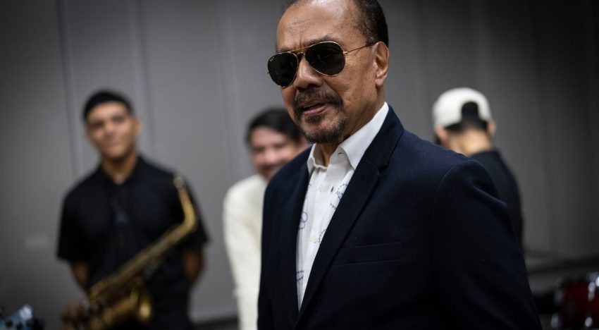 Bobby Valentín: de “rey” a “doctor” del bajo