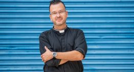 El guía espiritual de la clase artística, padre Orlando Lugo: “Me siento más pleno”