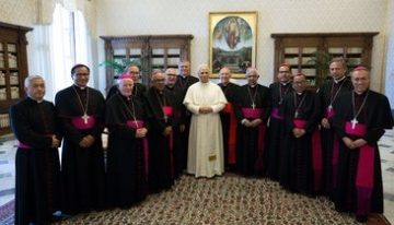 Belmont, polémico presentador de televisión y exalcalde, toma ventaja en las elecciones de Perú