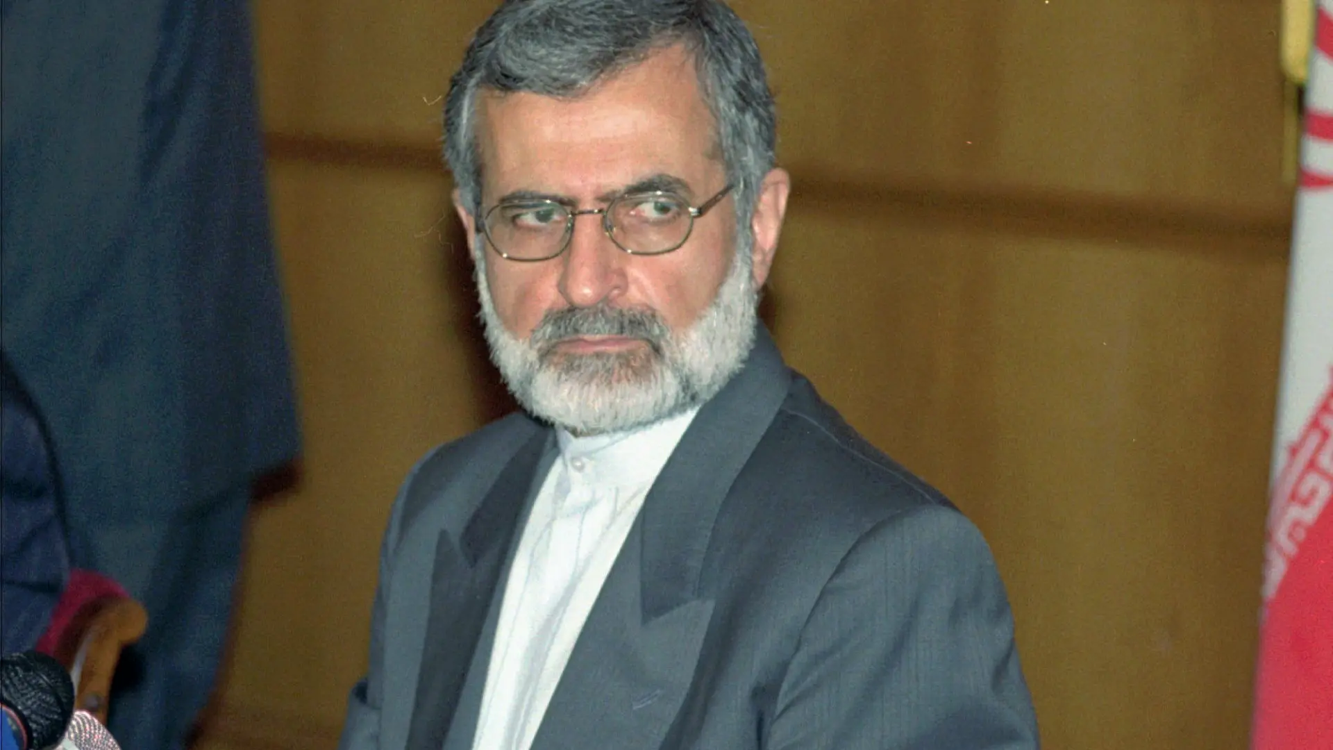 Herido el exministro de Exteriores de Irán Kamal Kharrazi en un ataque en Teherán: su mujer ha muerto en el bombardeo