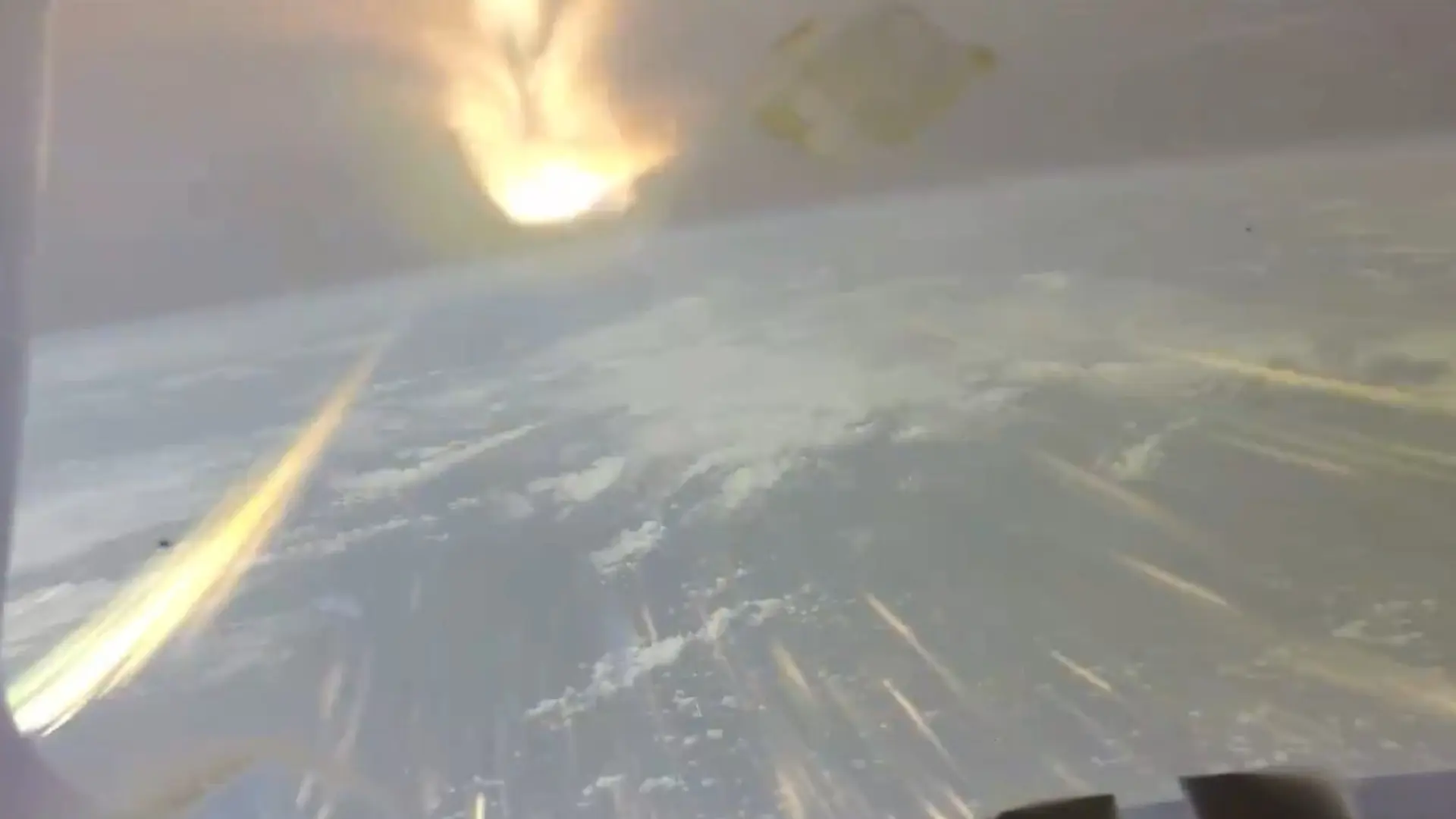 El espectacular momento de la reentrada de Orion a la Tierra, como una bola de fuego: 13 minutos críticos y a 40.000 kilómetros por hora