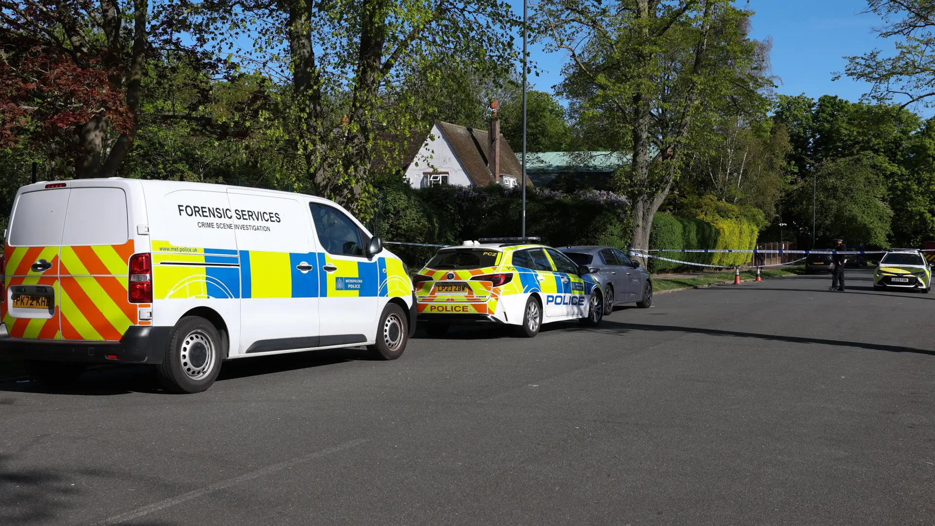 Lanzan un artefacto incendiario contra una sinagoga en Londres