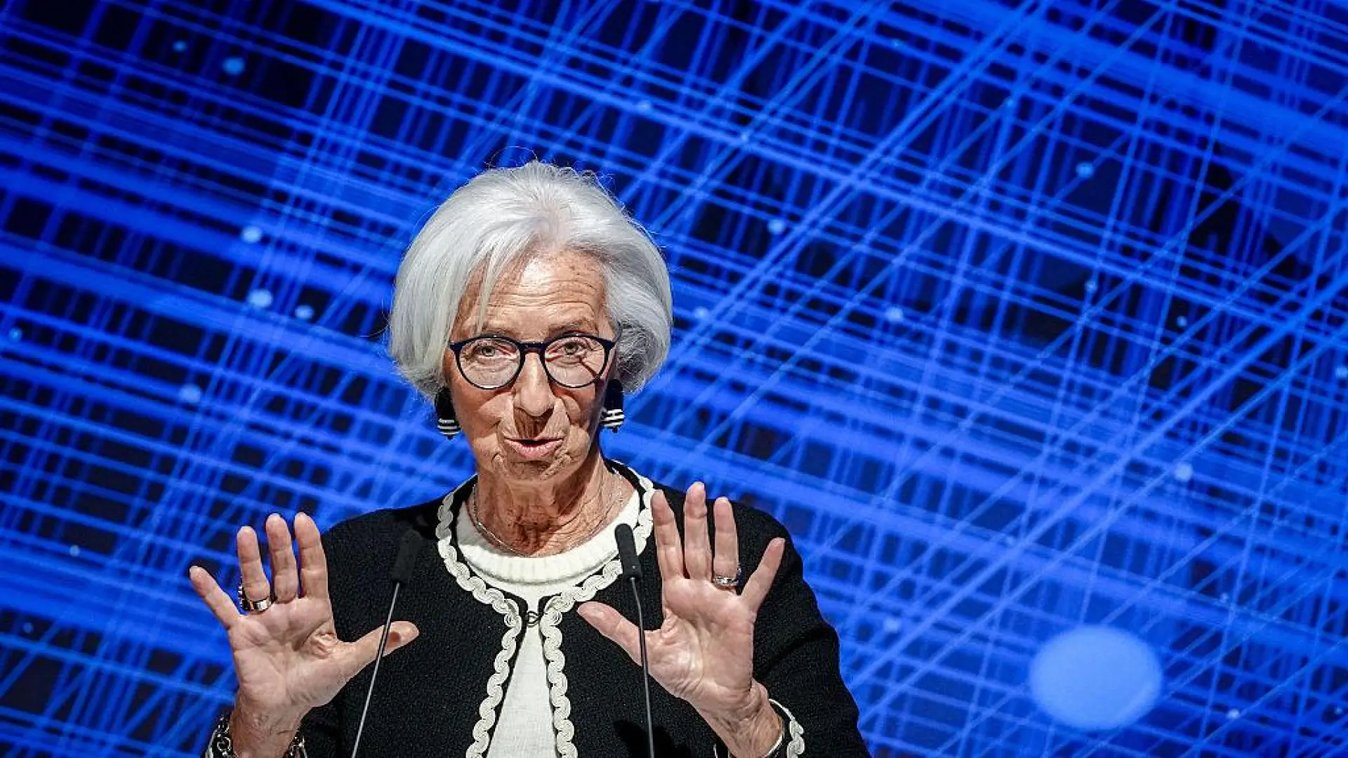 El BCE mantiene los tipos de interés por quinta vez pero alerta de mayores riesgos para la economía