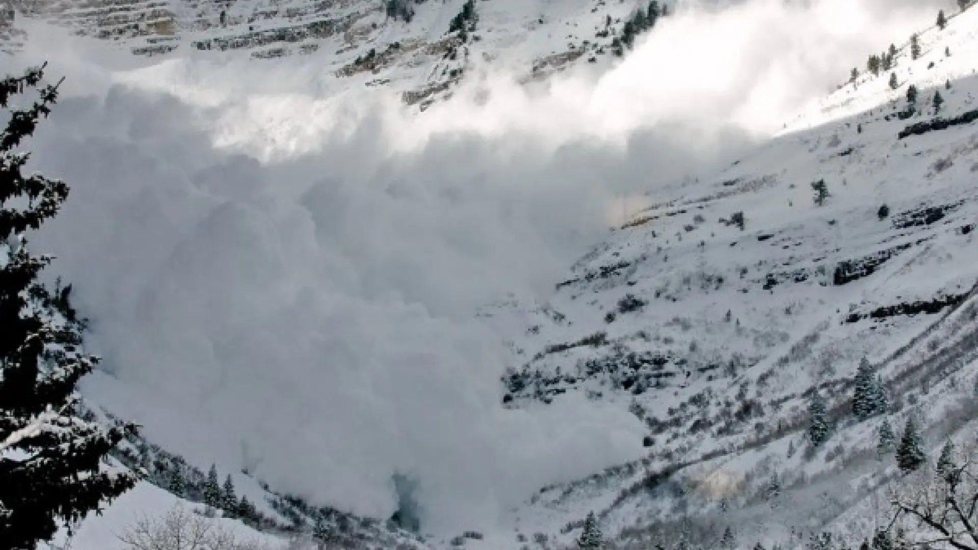 Un alud sepulta a seis personas en un yacimiento de oro en Siberia