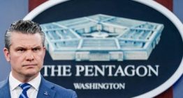 Hegseth intenta recitar la Biblia y acaba citando a Samuel L. Jackson en 'Pulp Fiction'