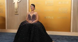 Actriz de “Wicked” es discriminada por aerolínea al depender de una silla de ruedas