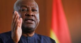 Kemi Seba, el panafricanista radical detenido en Sudáfrica: un apátrida buscado por incitar a la rebelión