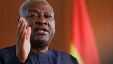 Kemi Seba, el panafricanista radical detenido en Sudáfrica: un apátrida buscado por incitar a la rebelión