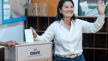 La fiscalía anticorrupción registra la vivienda del jefe del organismo electoral de Perú