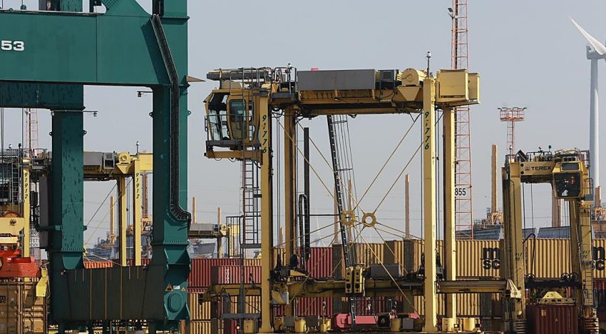 Detenido parcialmente el tráfico marítimo en el puerto de Amberes por un vertido de petróleo