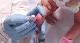 Sanidad amplía la 'prueba del talón', el cribado de cáncer de colon y el acceso a la fecundación 'in vitro' en fallo ovárico prematuro