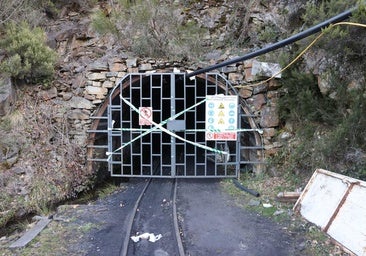 Rescatan con vida a un trabajador después de 13 días atrapado por el derrumbe de una mina al oeste de México
