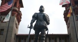 Mantuvo relaciones «desviadas» con un alumno y su marido la dejó: una entrenadora, acusada de 32 delitos sexuales en EE.UU.