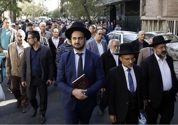 Irán vuelve a cerrar Ormuz pero Trump mantiene su optimismo sobre el acuerdo