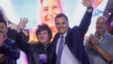 El jefe de Gabinete de Milei niega ante el Congreso las acusaciones de enriquecimiento ilícito