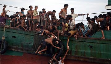 Al menos 250 desaparecidos en un naufragio de un barco que zarpó de Bangladés con refugiados rohingya