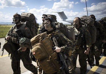 La UE sigue considerando a la OTAN «clave» para la seguridad transatlántica pese a la amenaza de Trump de retirarse