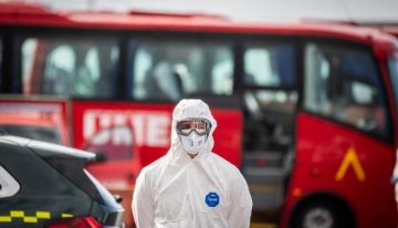 La paciente ingresada en el Clínic permanece en la misma uci que la primera enferma con covid de Catalunya