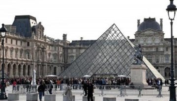 Una mujer se suicida junto a tres de sus hijos tras lanzarse abrazada a ellos desde un decimotercer piso en Francia