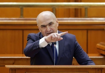 El caos político se apodera de Rumanía tras la destitución del primer ministro Bolojan