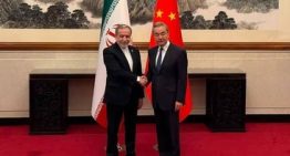 Tras el bandazo en Ormuz, Trump negocia un acuerdo de mínimos con Irán para acabar con la guerra