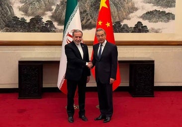 Tras el bandazo en Ormuz, Trump negocia un acuerdo de mínimos con Irán para acabar con la guerra