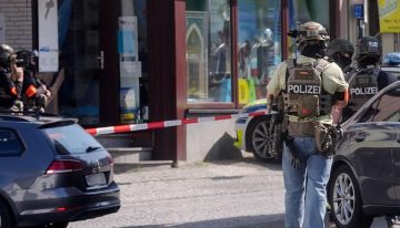 Atraco a un banco con rehenes en Sinzig, Alemania: la Policía rodea la sucursal con agentes y helicópteros