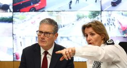 Las restricciones de entradas de Starmer redujeron la migración neta a casi la mitad en 2025