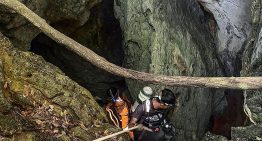 Hallados con vida cinco de los siete atrapados en la cueva inundada de Laos