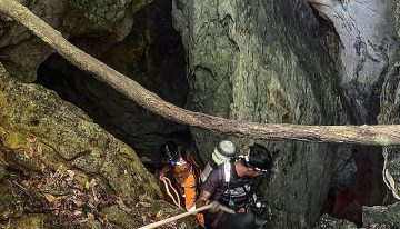 Hallados con vida cinco de los siete atrapados en la cueva inundada de Laos