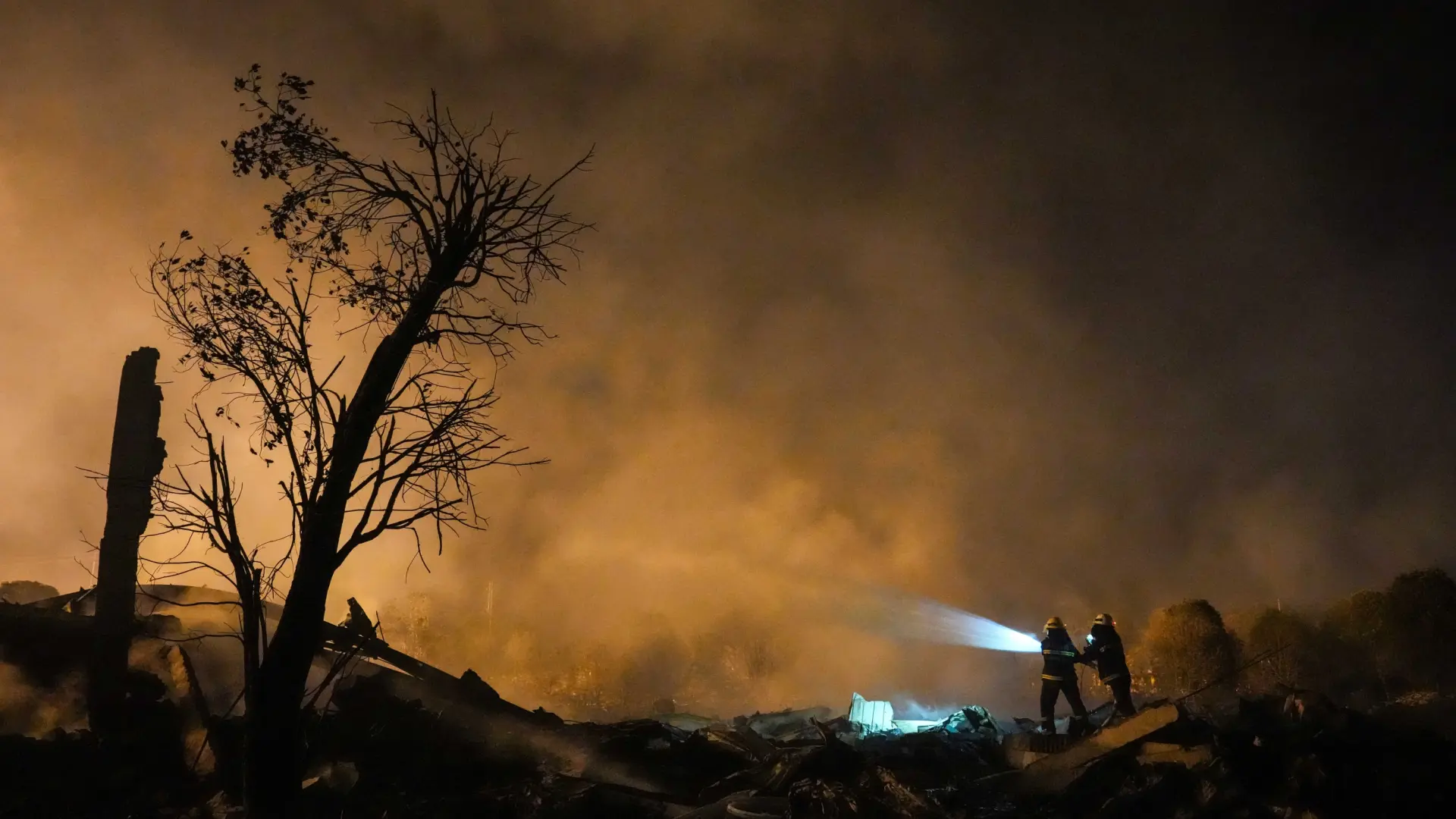 Al menos 26 muertos y 61 heridos en una explosión en una fábrica de fuegos artificiales en el centro de China