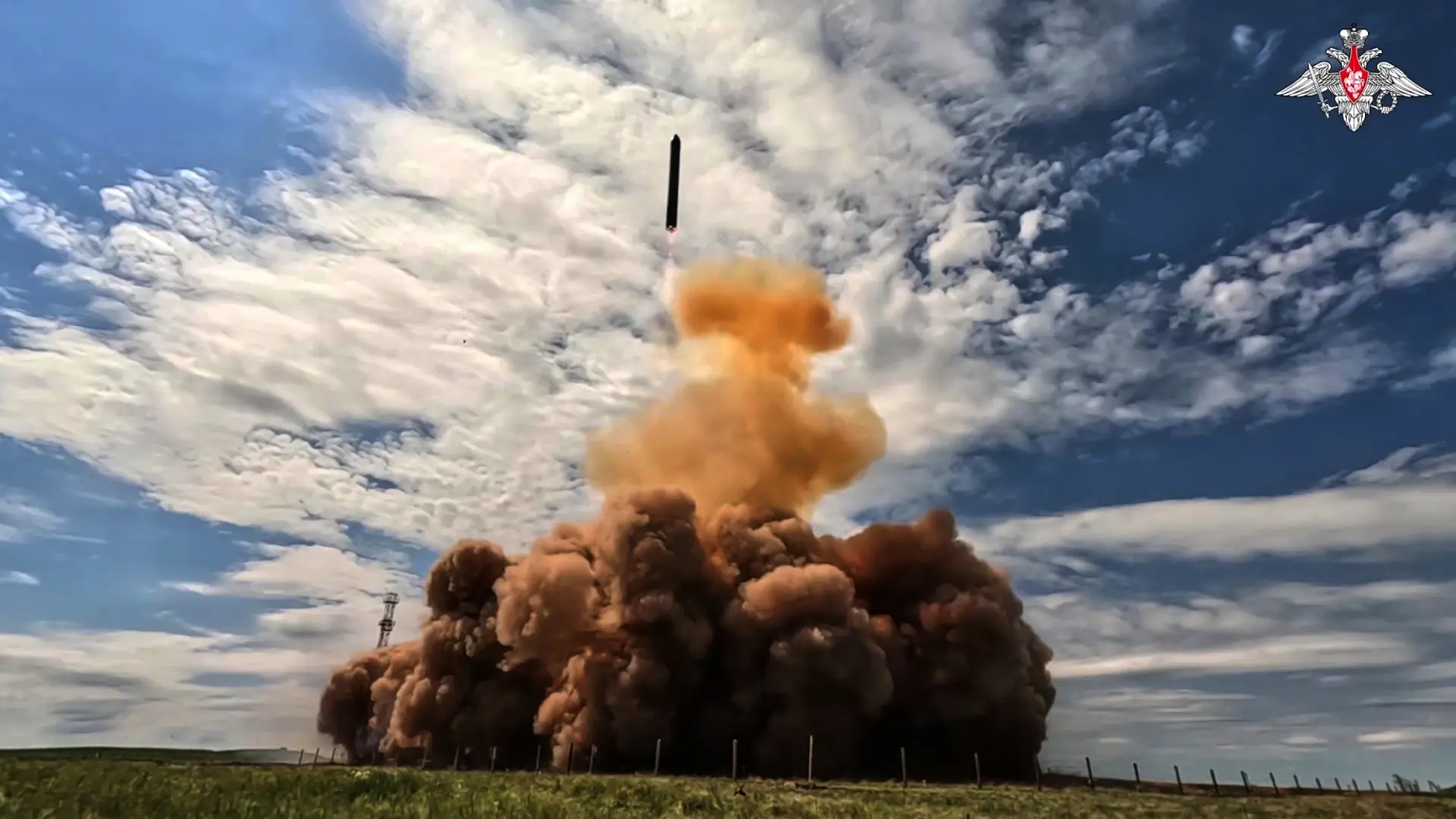 Rusia presume de Satán II: el misil nuclear que amenaza con desafiar cualquier escudo