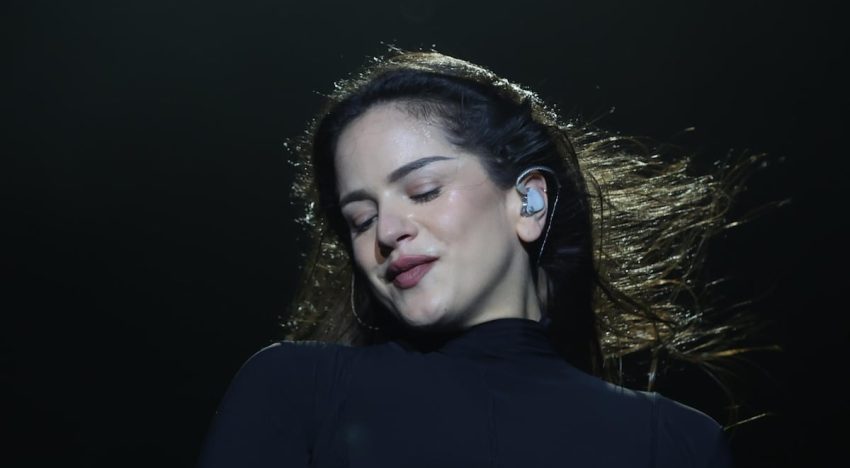 Rosalía pone música al “último atraco” de Berlín en Sevilla