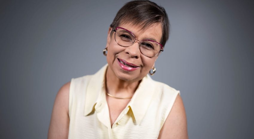 Laura Rosado: la voz que ha convertido la radio nocturna en una terapia colectiva para Puerto Rico